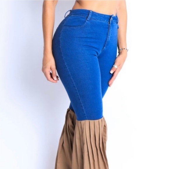 Blue Denim Pleated Bell Bottom Pants Size Medium - Picture 6 of 8